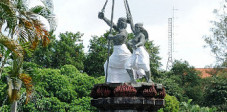 Balis Hauptstadt Denpasar strotzt nur so vor repräsentativen Bauten und Denkmälern die an historische Vorkommnisse erinnern Denpasar, Balis Hauptstadt