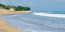 Der Strand von Kuta und Legian ist feinsandig und perfekt gepflegt. Ideal für entspanntes Strandvergnügen Strand von Kuta und Legian, Südbali