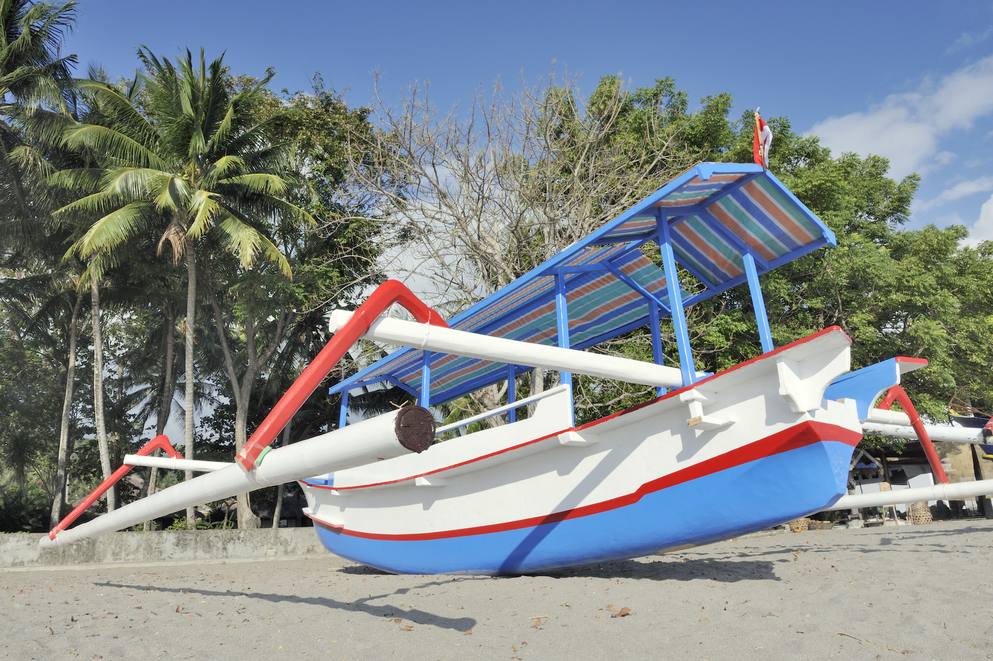 Boot am Strand von Senggigi, Lombok, Indonesien